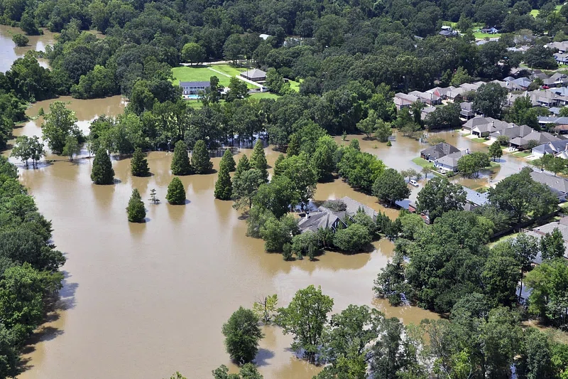 Hawaii Faces Devastating Flooding